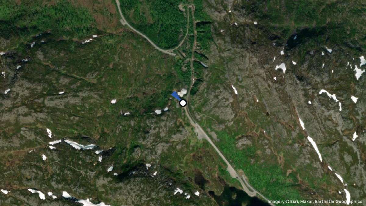 Satellite map of Finnvikvatnet with its launches and landings