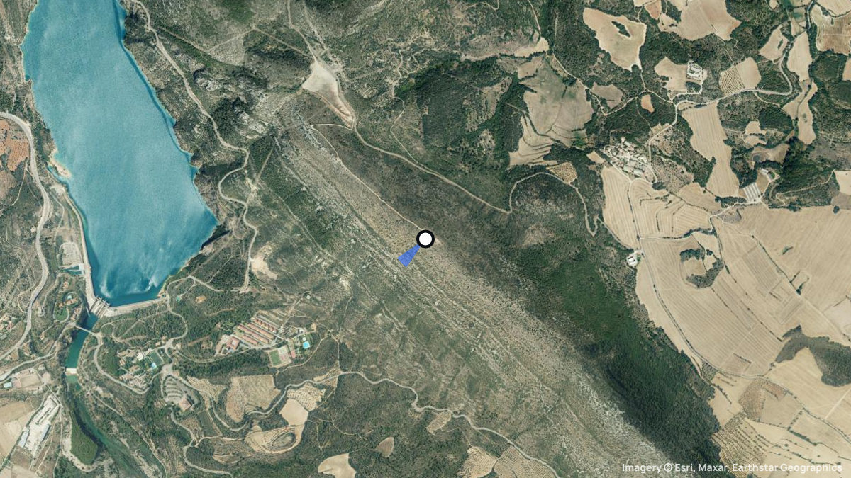 Satellite map of El Grado with its launches and landings