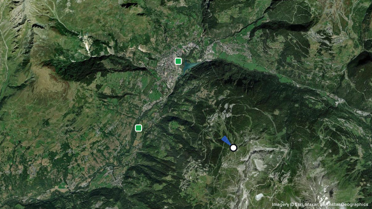 Satellite map of La Cachette with its launches and landings