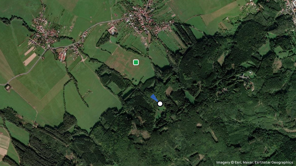 Satellitenkarte von Jelenovska mit Start- und Landeplätzen