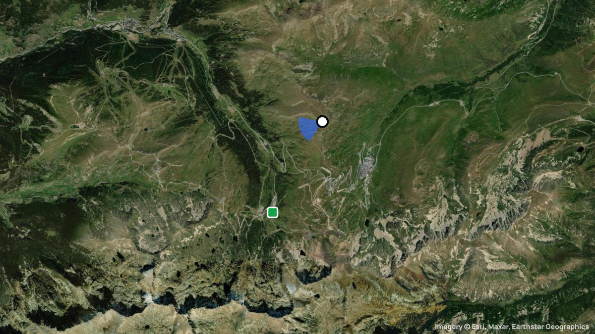 Satellite map of Pic de Maia with its launches and landings