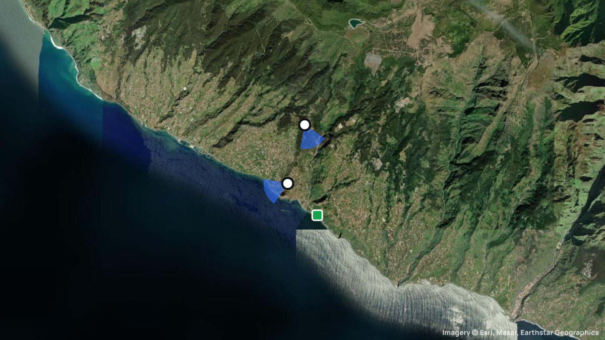 Satellite map of Arco da Calheta with its launches and landings