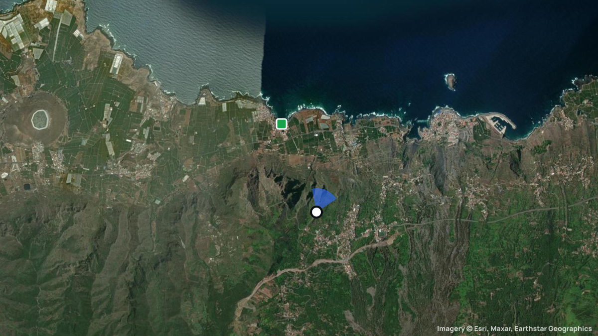 Satellite map of El Tanque with its launches and landings