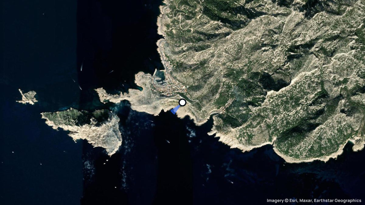 Satellite map of Les Goudes with its launches and landings