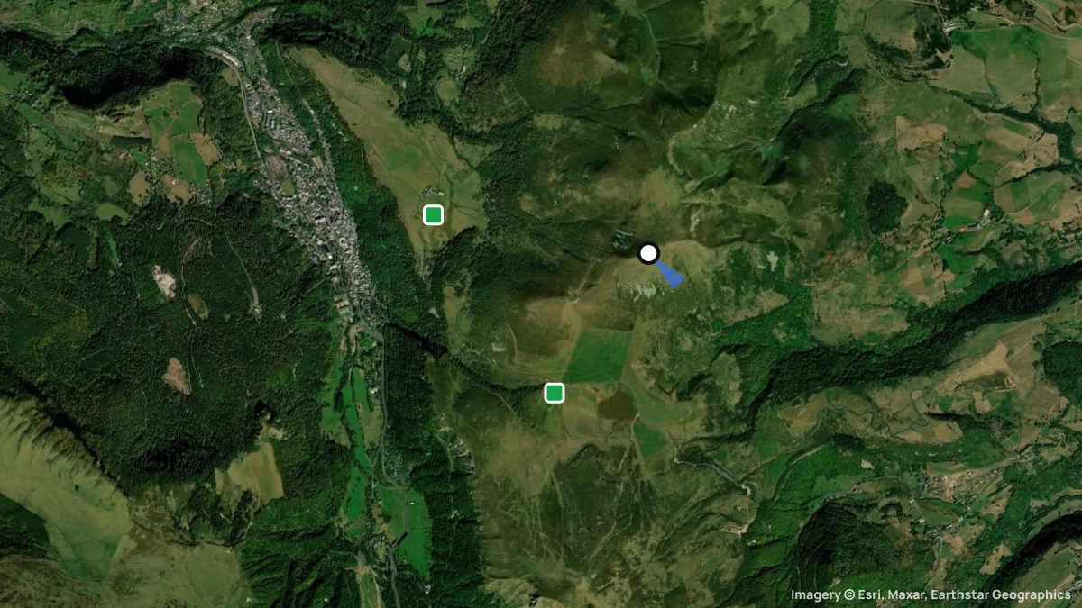 Satellite map of Puy de L'Angle with its launches and landings