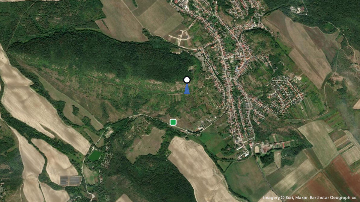 Satellite map of Csolnok with its launches and landings
