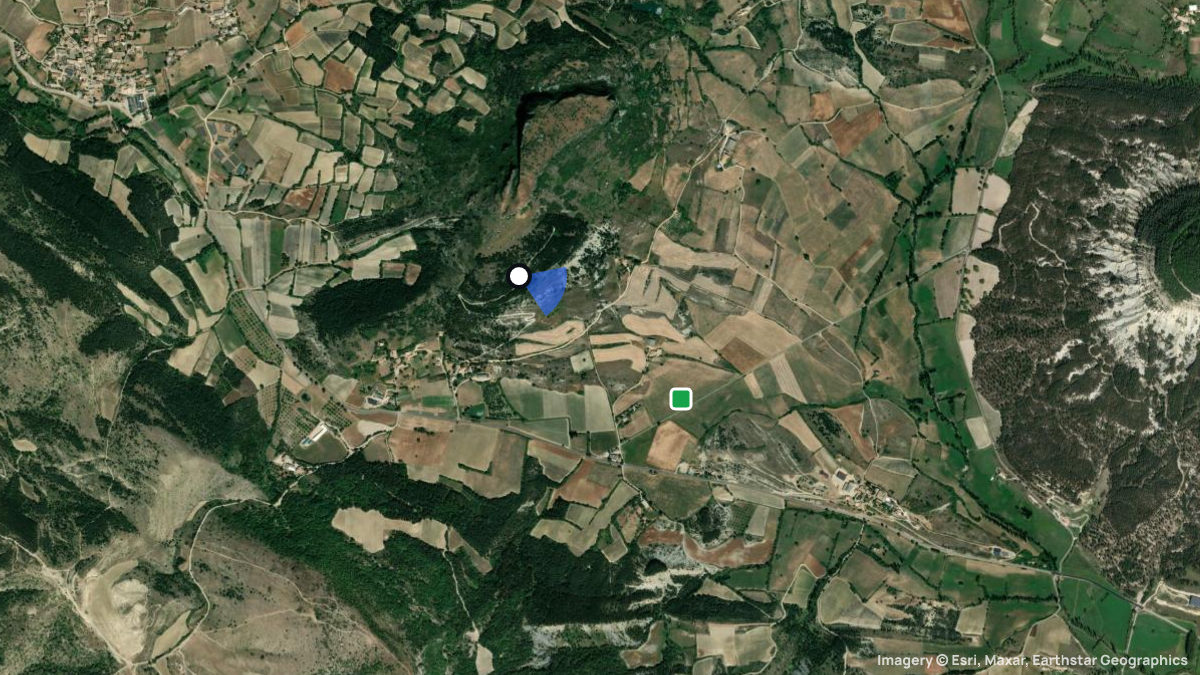 Satellite map of Mevouillon with its launches and landings