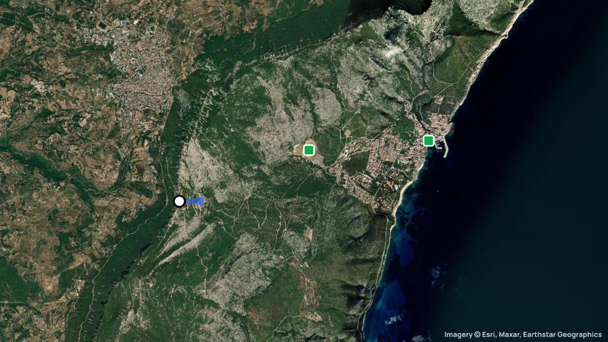 Satellite map of Cala Gonone with its launches and landings