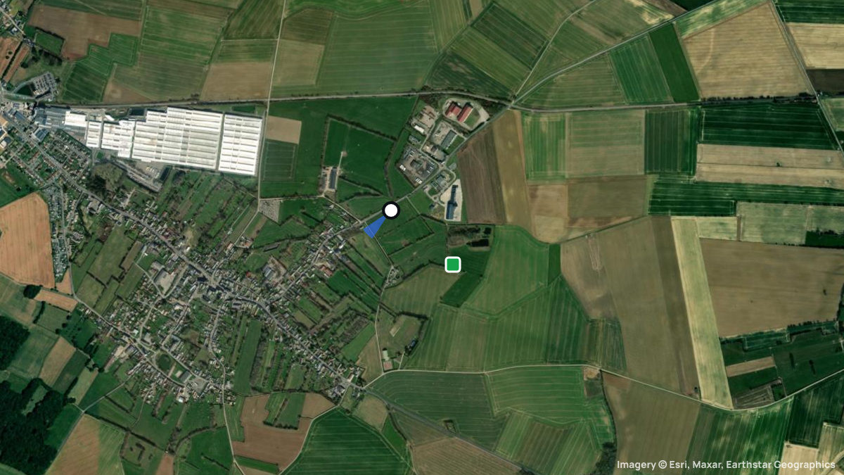 Satellite map of Pierres Pouquellees with its launches and landings