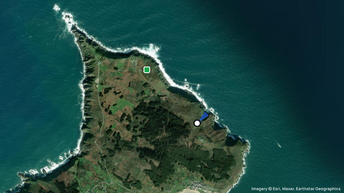 Satellite map of O Porto de Bares with its launches and landings