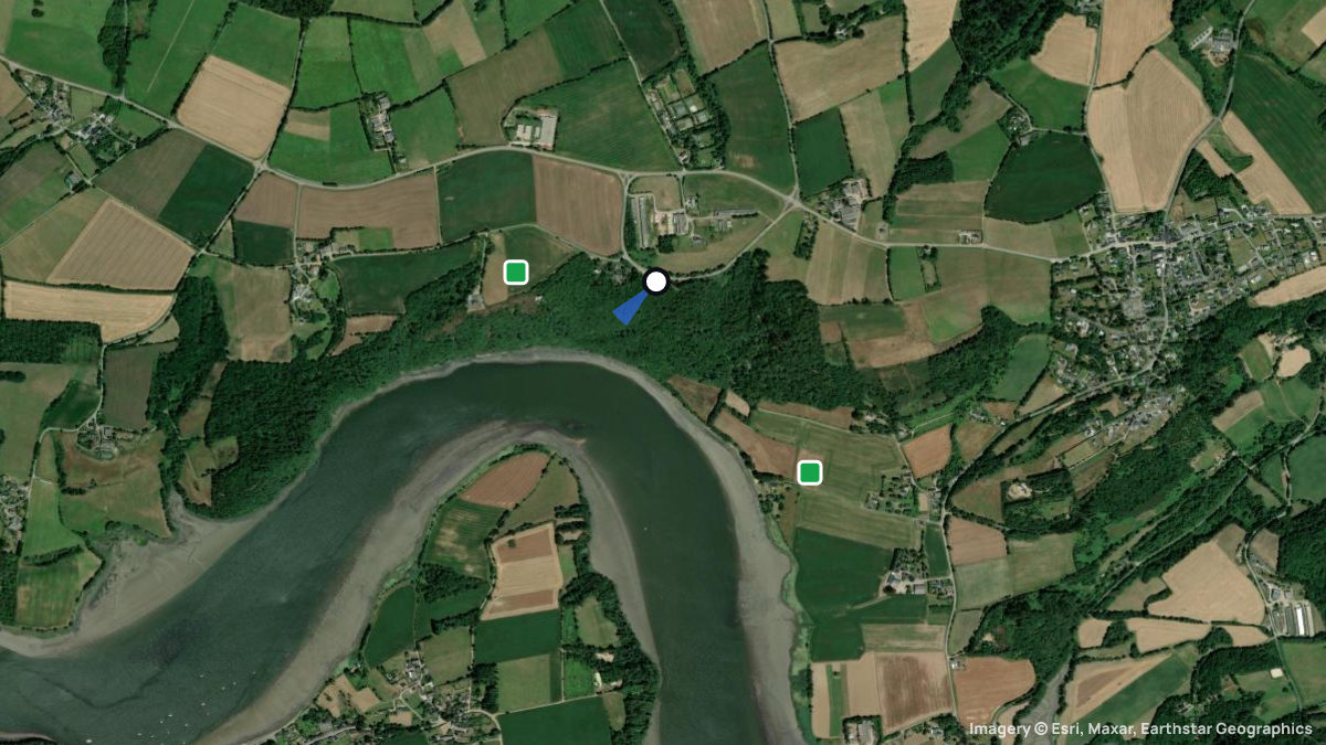 Satellite map of Rosnoen with its launches and landings
