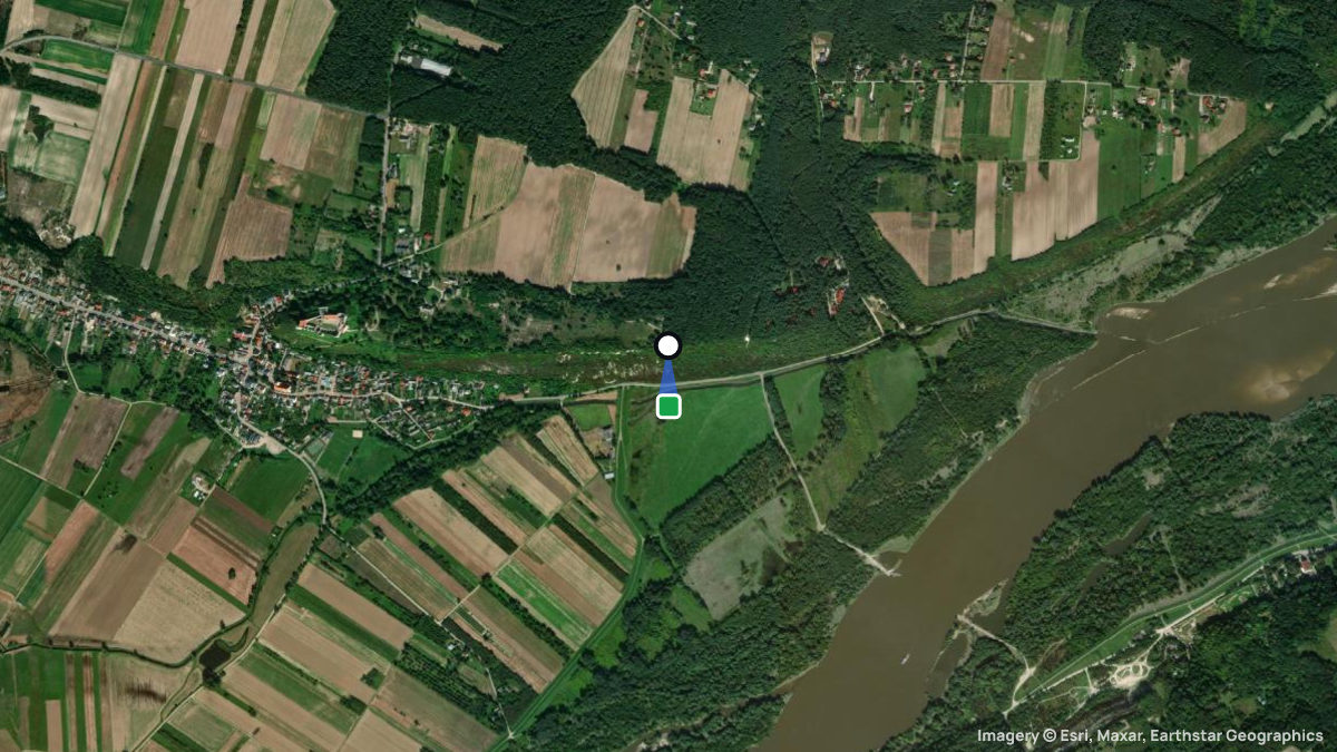 Satellite map of Janowiec with its launches and landings