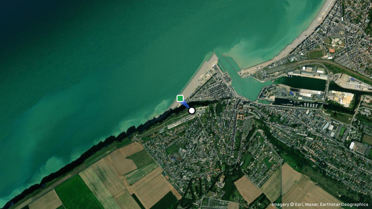 Satellite map of Le Treport with its launches and landings
