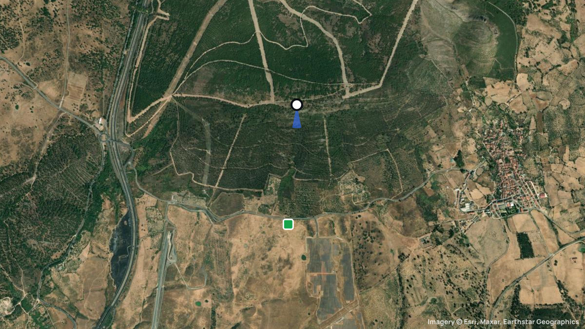 Satellite map of Casas de Millan with its launches and landings