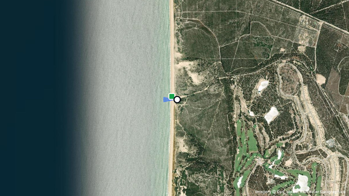 Satellite map of Praia da Gale with its launches and landings