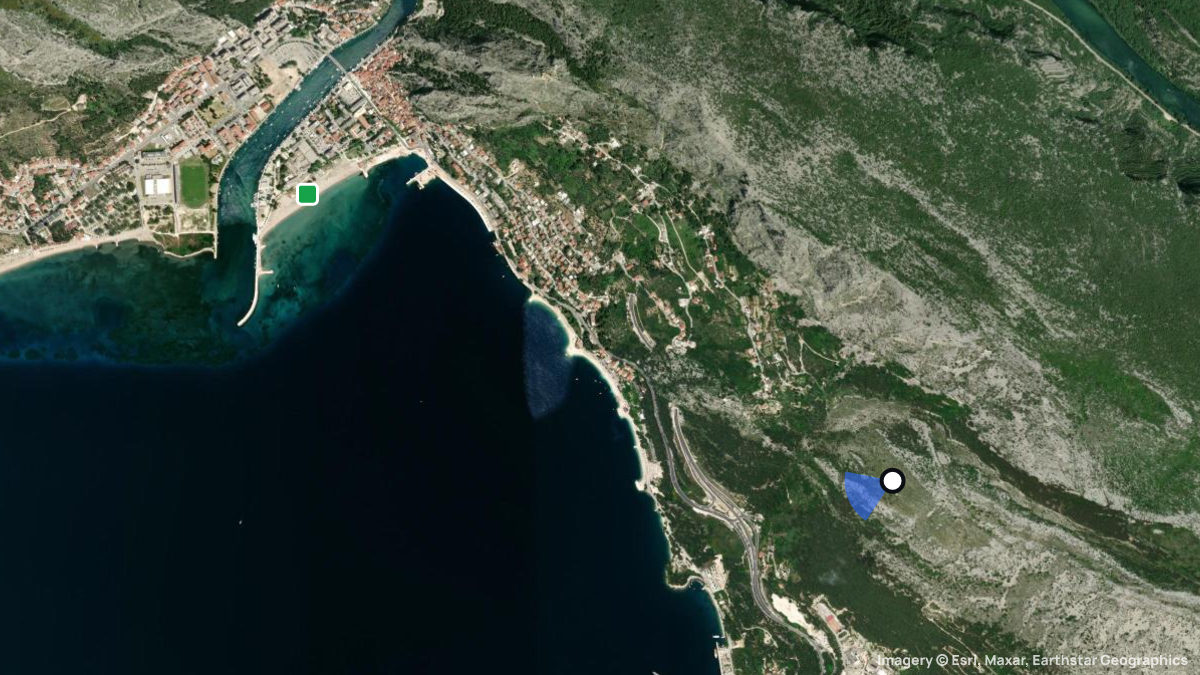 Satellitenkarte von Omis mit Start- und Landeplätzen