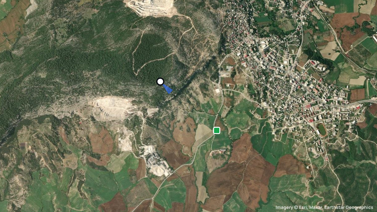 Satellitenkarte von Karaisali mit Start- und Landeplätzen