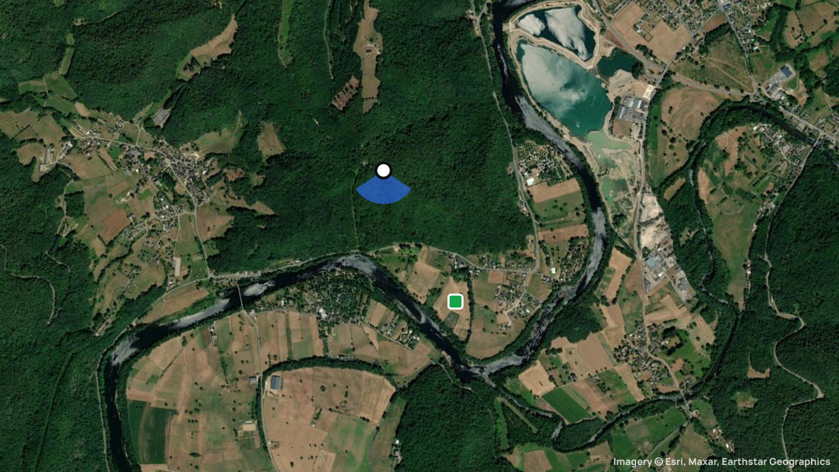 Satellite map of Puy du Tour with its launches and landings