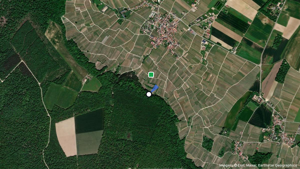 Satellite map of Chamery with its launches and landings